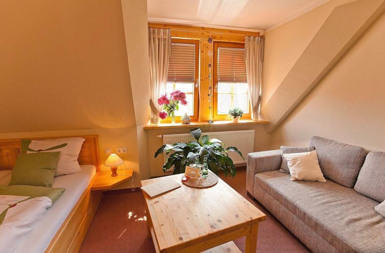 Naturhotel Etzdorfer Hof Schoenburg Exterior photo